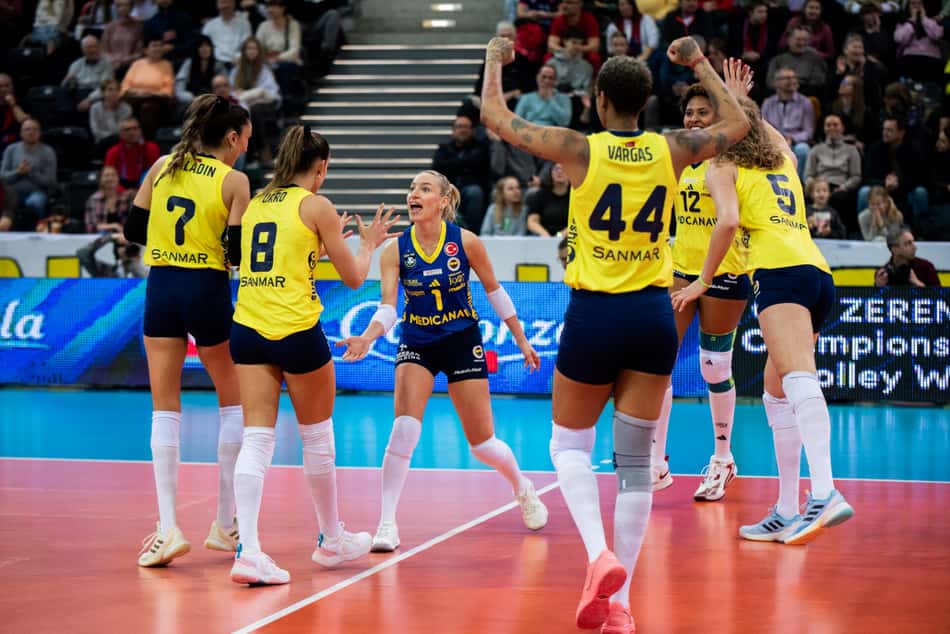 Com Ana Cristina titular, Fenerbahce venceu na Champions League feminina
