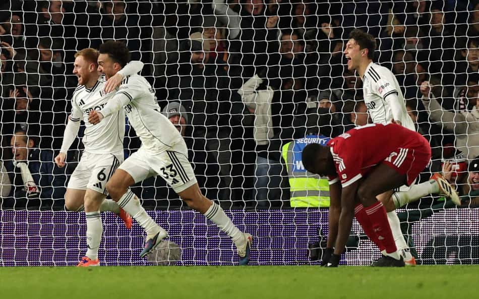 Até o minuto final! Fulham e Liverpool empatam por 2 a 2 na Premier League