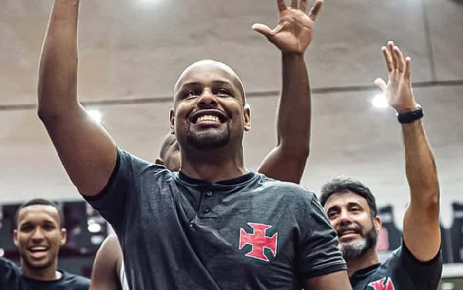 Vasco age rápido e define substituto após saída de treinador