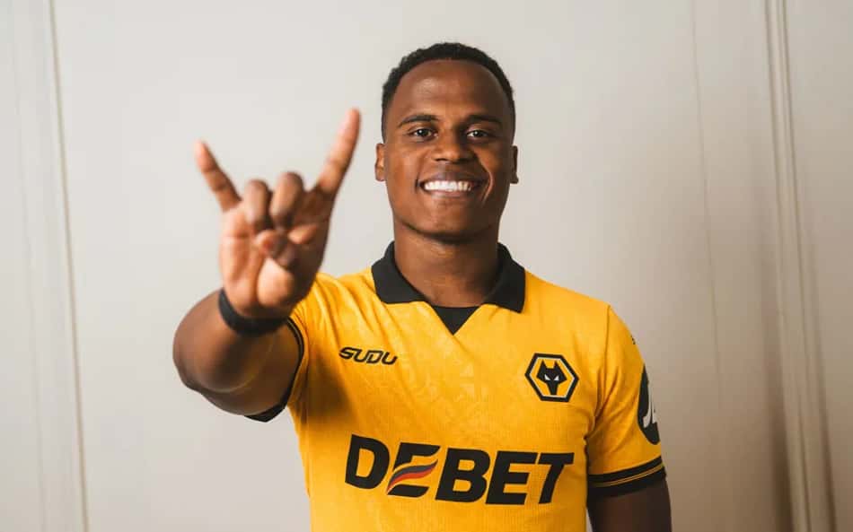 Jhon Arias Wolves