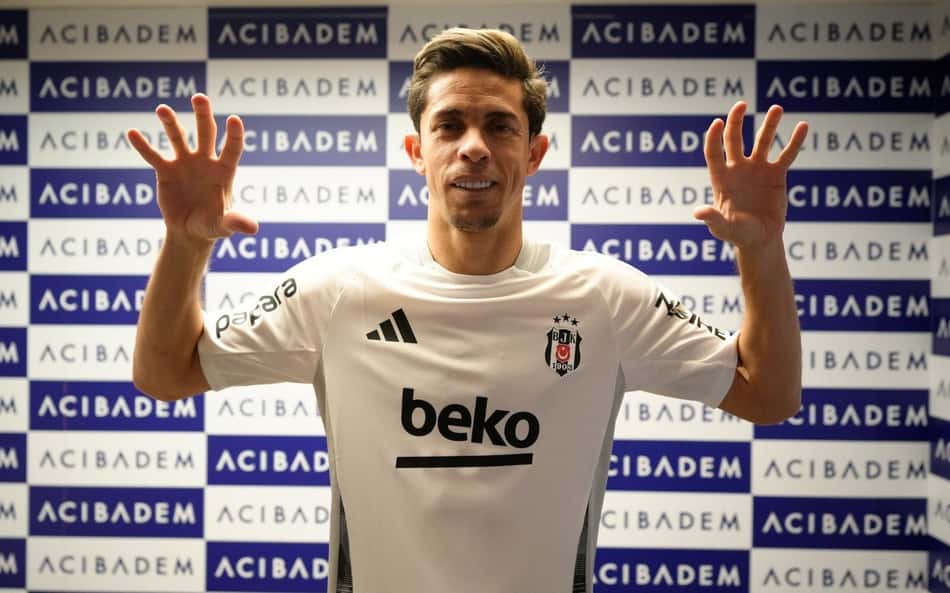 Gabriel Paulista estava no Besiktas, da Turquia, antes de fechar com o Corinthians