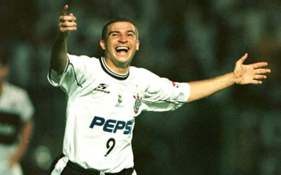 Campeão com os quatro grandes, Luizão aponta favorito para o Paulistão 2026