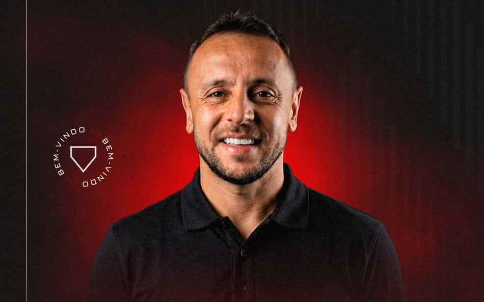 Rafinha foi anunciado pelo São Paulo (Foto: Divulgação)