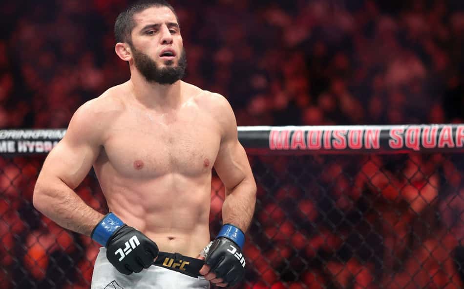 Islam Makhachev vence Jack Della Maddalena no UFC 322 (Foto: Ishika Samant/Getty Images/AFP)