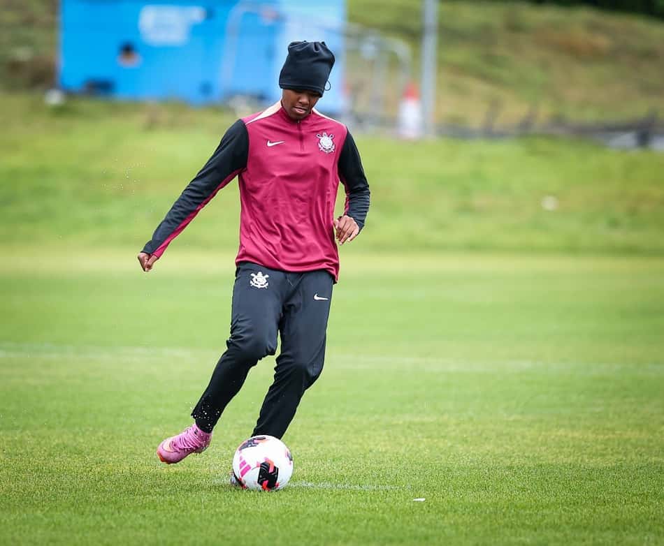 Jhonson treina com o time do Corinthians. (Foto: Rodrigo Gazzanel/Corinthians)