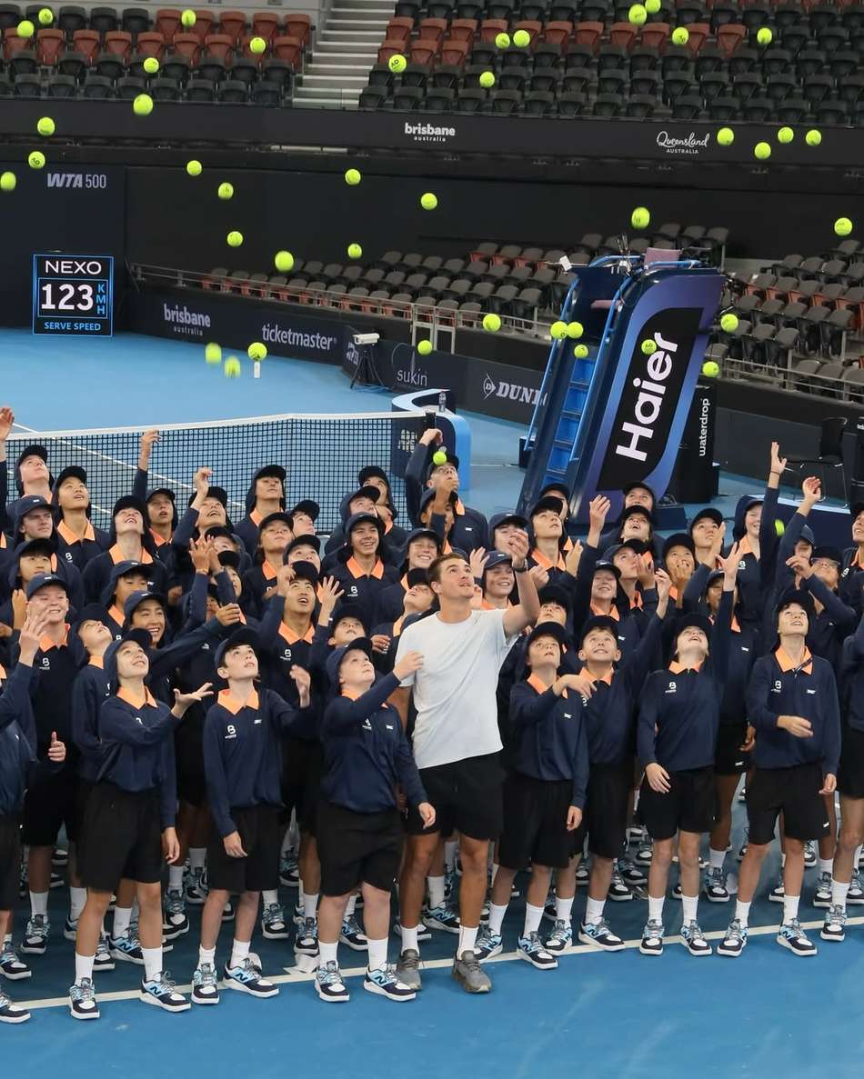 João Fonseca participa de atividade com boleiros em Brisbane
