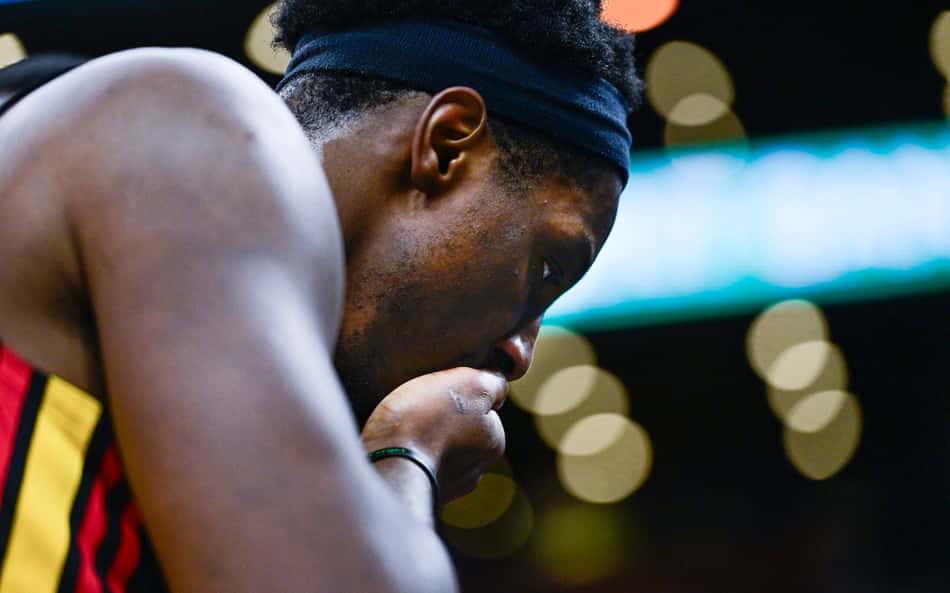 VÍDEO: Astro da NBA quebra dentes após cotovelada de ídolo do Celtics