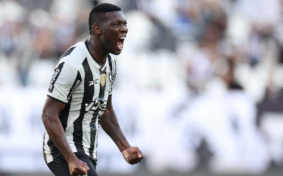 Botafogo encaminha saída de Patrick de Paula para o Remo