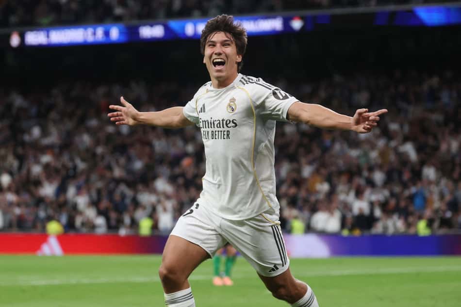 Com três gols de Gonzalo García, o Real Madrid venceu o Betis por 5 a 1, em La Liga (Foto: Pierre-Philippe MARCOU / AFP)