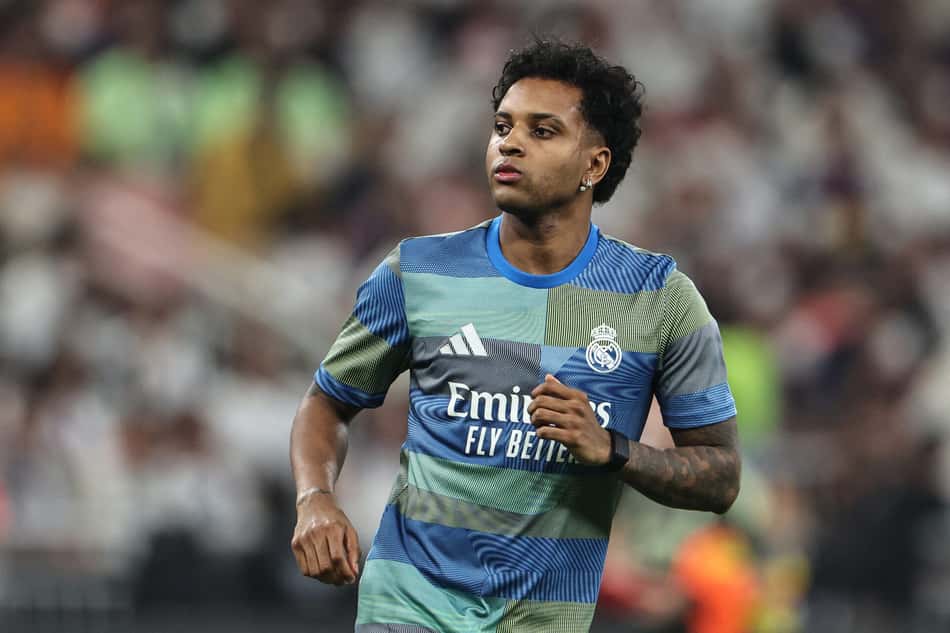 Rodrygo aquece antes da final da Supercopa da Espanha de 2025 entre Real Madrid e Barcelona (Foto: Fadel Senna/AFP)