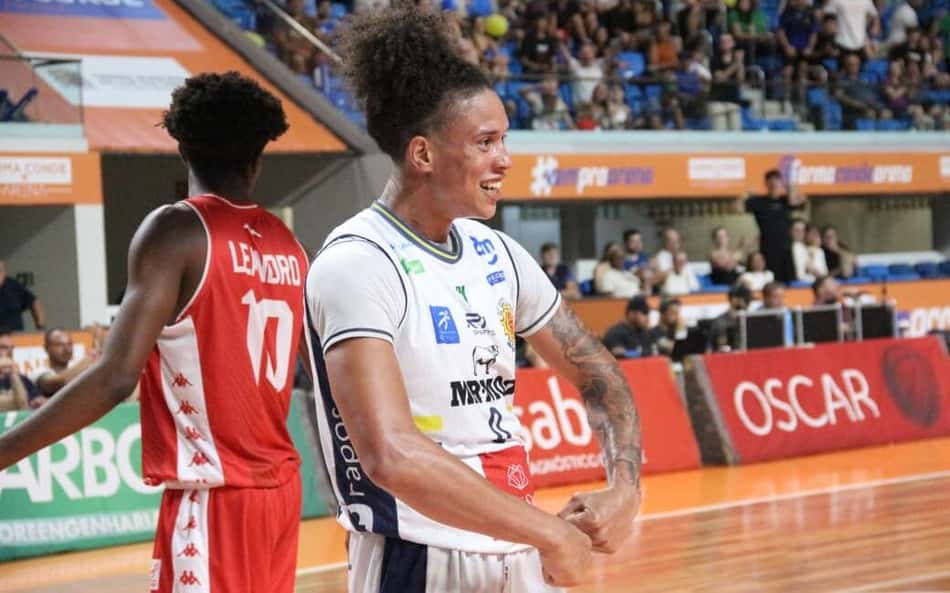 São José venceu o Paulistano por 88 a 81 no NBB (Foto: Léo Lenzi/Agência NTZ)