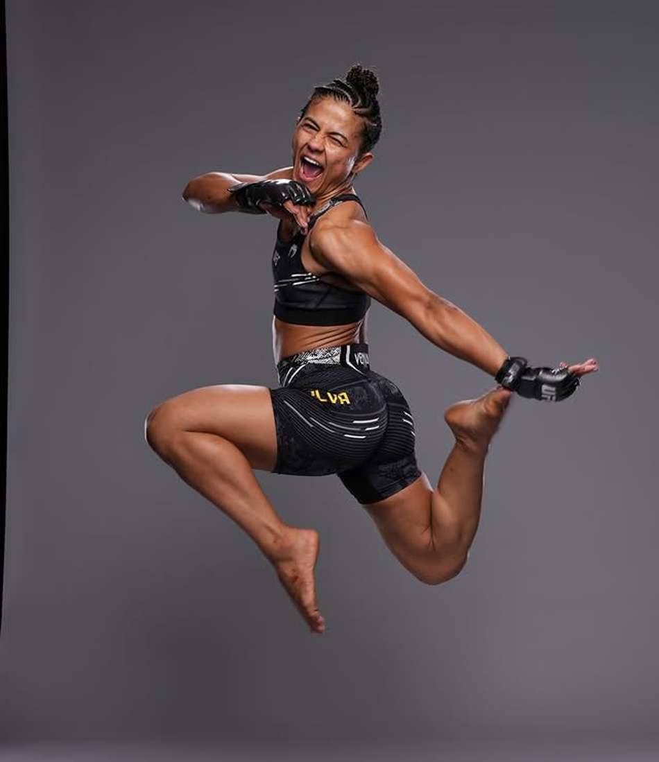 Estilo descontraído é marca de Natália no UFC (Foto: Reprodução Instagram Natalia Silva)
