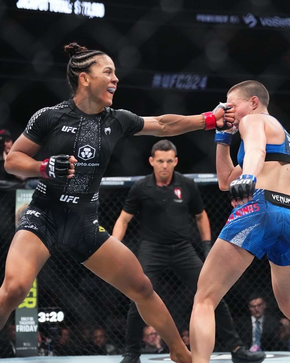 Natália Silva subiu no ranking do UFC (Foto: Reprodução Instagram UFC)