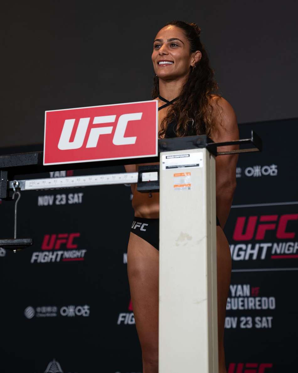 Tabatha Ricci lidera tropa brasileira no UFC Vegas do dia 4 de abril (Foto: Reprodução Instagram tabatha.ricci)