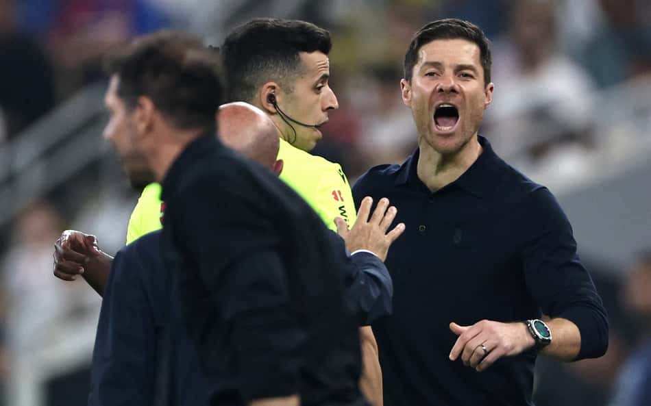 Xabi Alonso critica Simeone após discussão com Vini Jr na Supercopa da Espanha