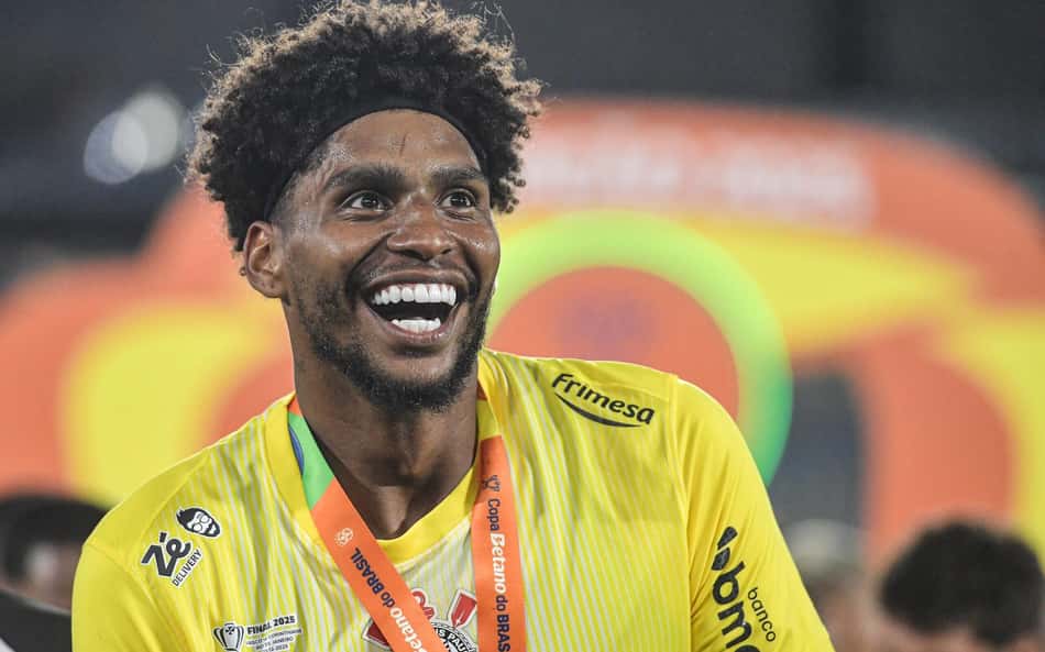 Após título da Supercopa Rei, Hugo Souza elogia Brabas: 'É o melhor time'