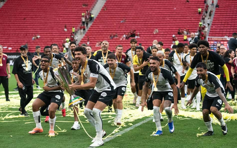 Corinthians ganha fôlego e mostra bons sinais em título da Supercopa
