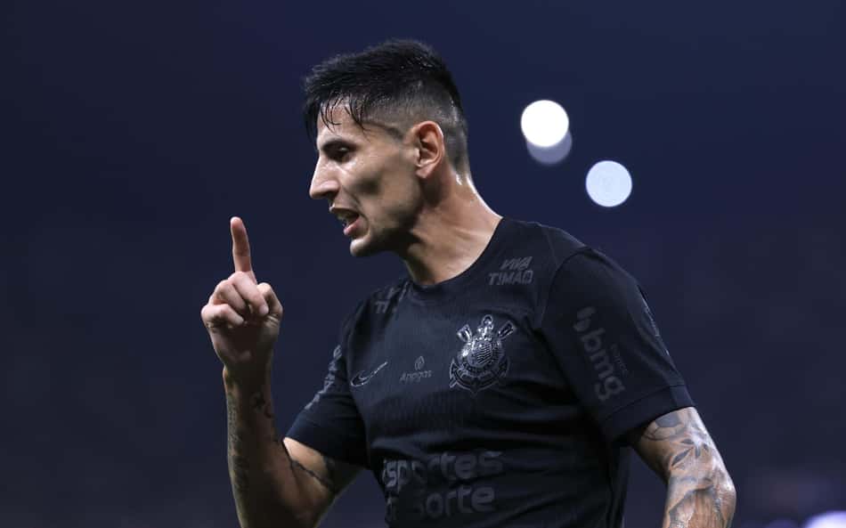 Corinthians retoma negociações para permanência de Angileri