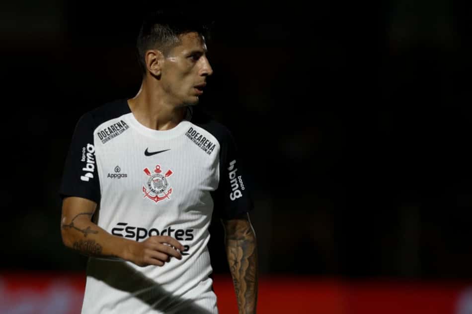 Angileri recebeu consultas de outros clubes, mas conversas não avançaram (Foto: Jose Luis Silva/Agência F8/Gazeta Press)