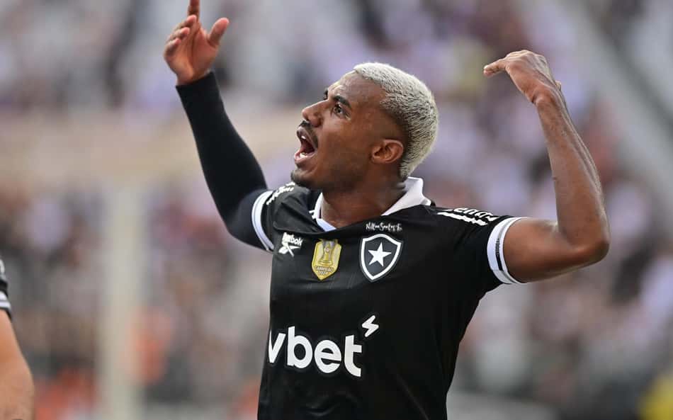 Torcedores do Botafogo reagem a fala de Cuiabano no Vasco: 'É nítido'