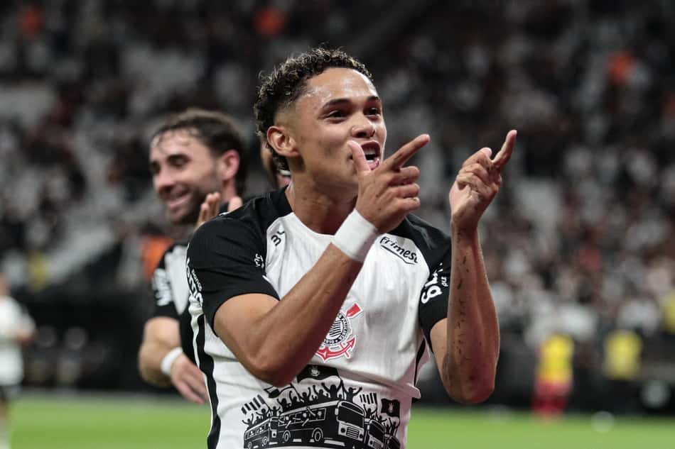 Dieguinho abriu o placar para o Timão (Foto: Peter Leone/O Fotografico/Gazeta Press)