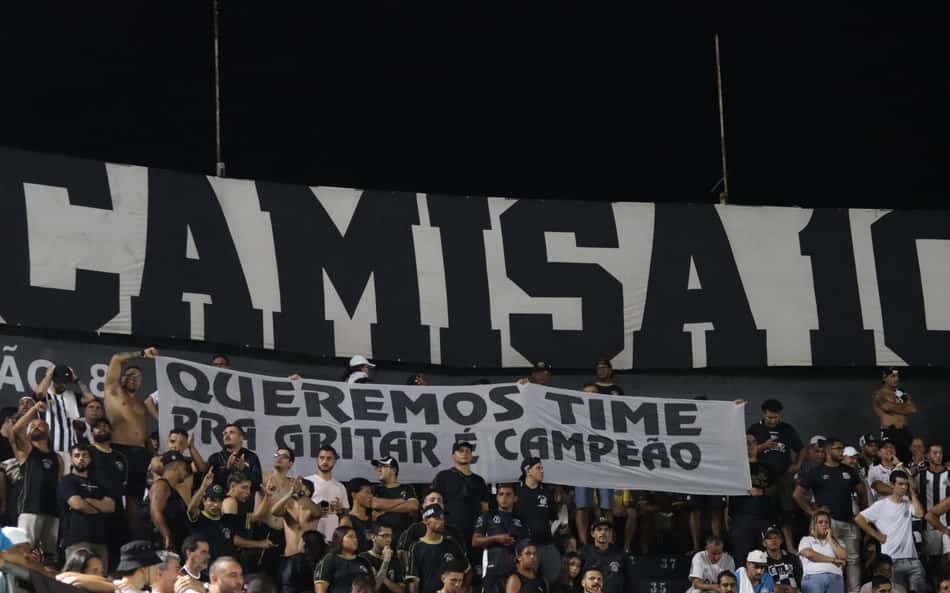 Torcida santista na Vila Belmiro durante clássico contra o São Paulo. (Foto: Theo Daolio/Ekobanpress)