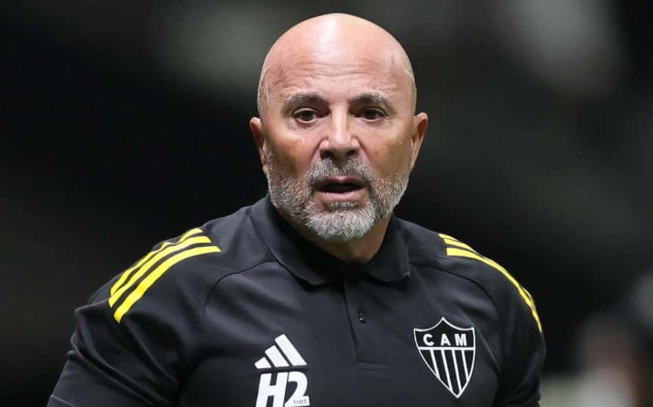 Torcida do Atlético-MG manda recado a Sampaoli após tropeço no Mineiro