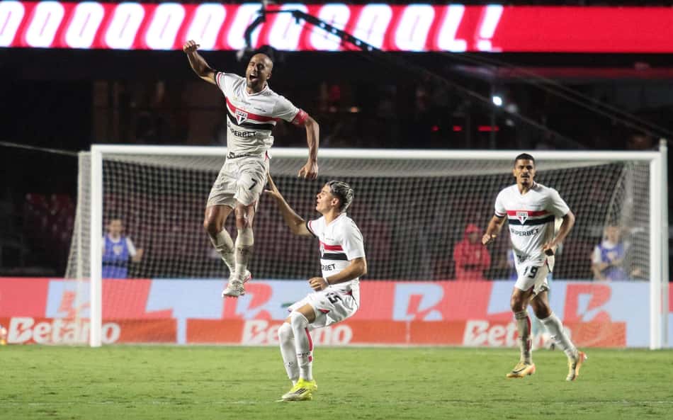 Lucas vibra com virada no São Paulo e celebra volta: 'Estava com muita saudade disso'