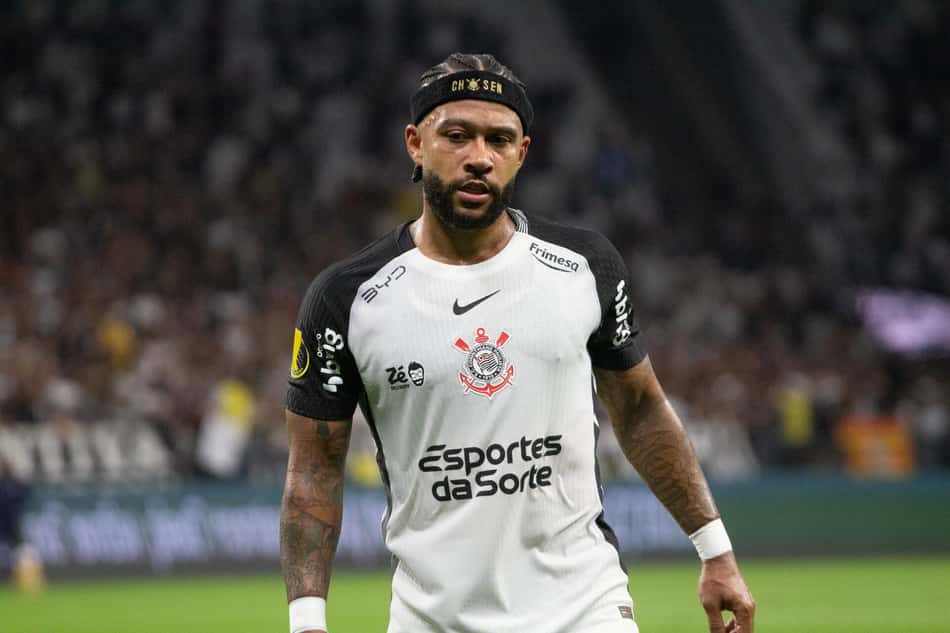Memphis Depay perdeu pênalti contra o Palmeiras (Foto: Bruno Escolástico/E.Fotografia/Gazeta Press)