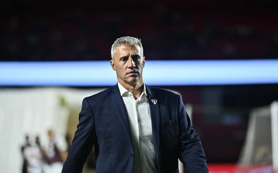 Quem está fora? Veja desfalques e pendurados do São Paulo em decisão contra o Bragantino
