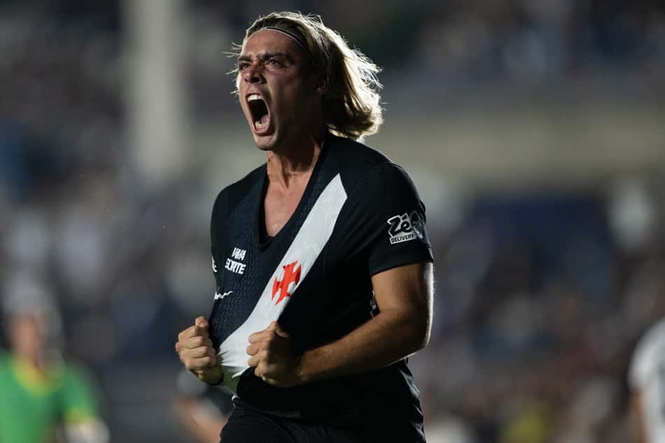 Spinelli marcou seu primeiro gol pelo Vasco (Foto: Jorge Rodrigues/ Agif/Gazeta Press)