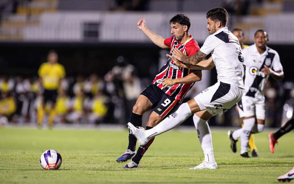 Classificado, Crespo volta a abrir o jogo sobre calendário e reforços no São Paulo
