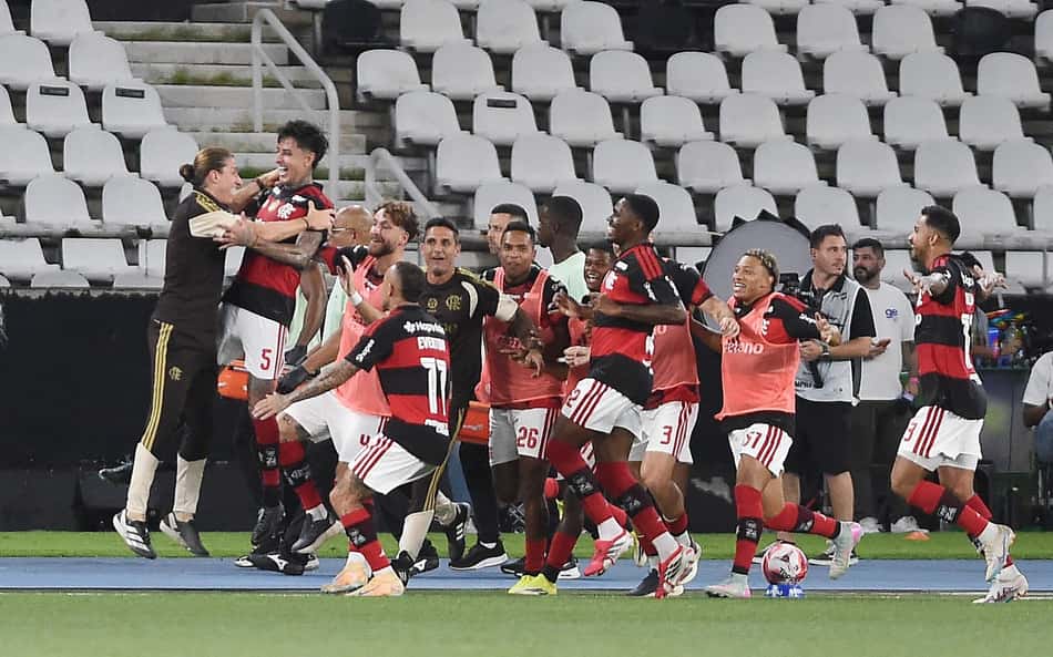 Torcedores do Flamengo apontam melhor em campo contra o Botafogo: 'Joga muito'