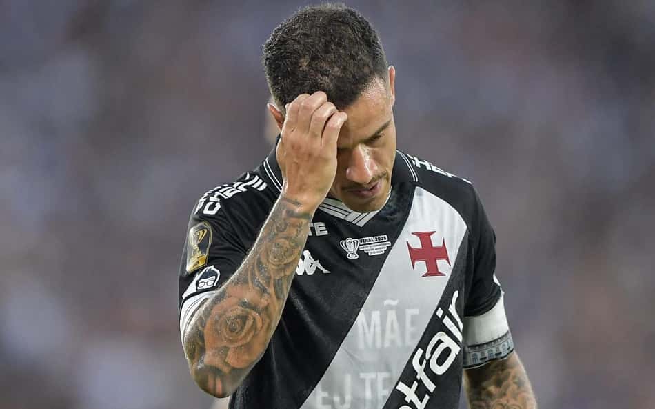 Coutinho se manifesta sobre a sua saída do Vasco: 'Estou muito cansado mentalmente'