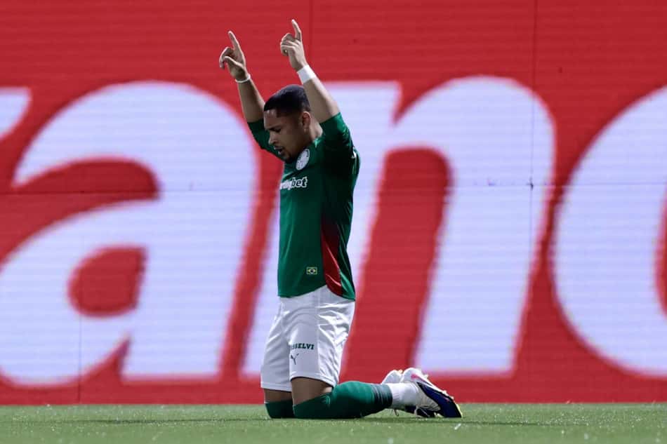 Vitor Roque abriu o placar para o Palmeiras diante do Capivariano, na Arena Baueri. (Foto: Marcello Zambrana/ Agif/Gazeta Press)