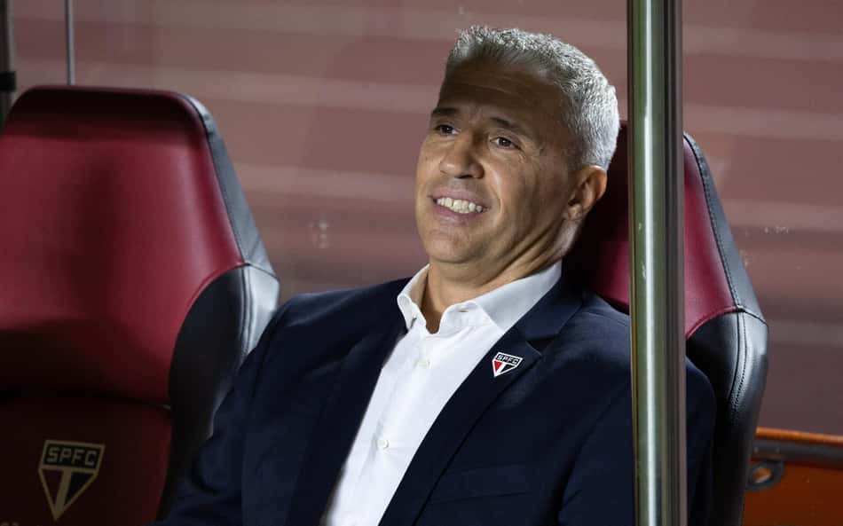 Crespo exalta classificação do São Paulo e fala sobre união do elenco