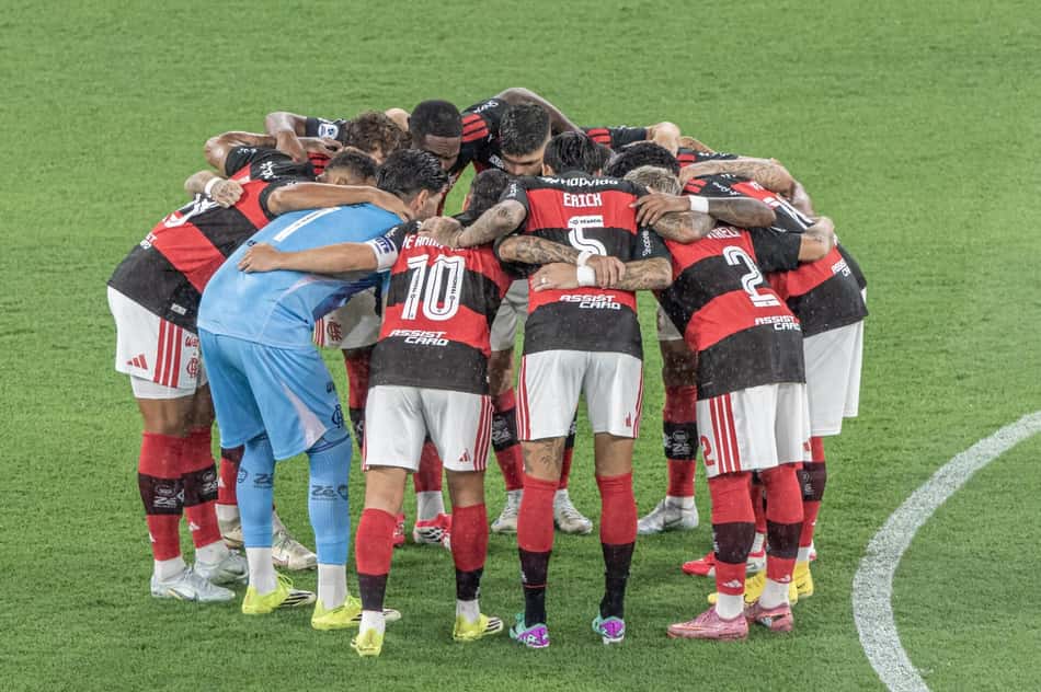 Jogadores do Flamengo antes do jogo com o Lanús (Foto: Maga Jr/Agência F8/Gazeta Press)