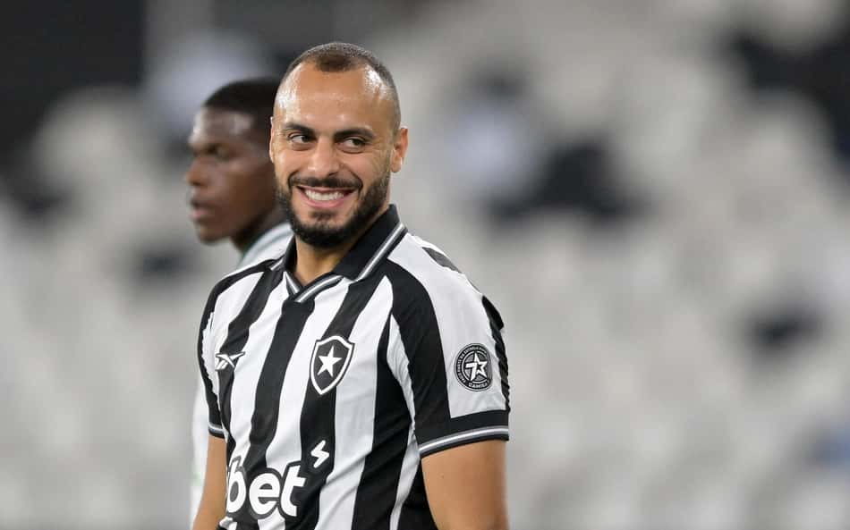 Arthur Cabral vira assunto após Botafogo x Boavista