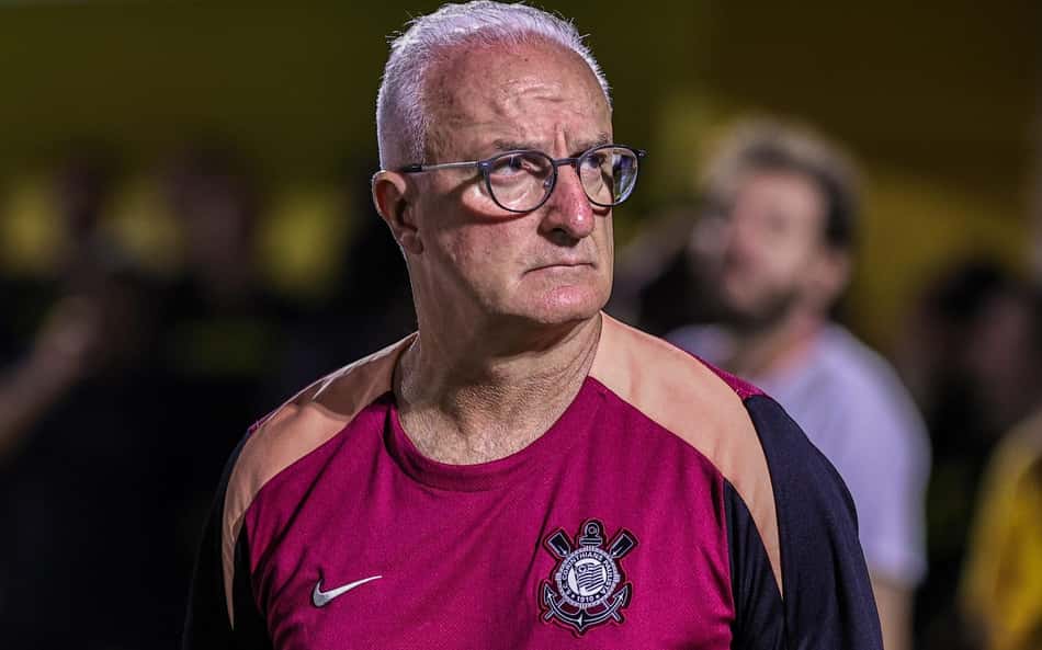 Torcedores do Corinthians mandam recado a Dorival Jr após queda no Paulistão