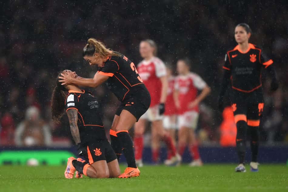 LONDON, ENGLAND - FEBRUARY 01: Gisela Robledo and Tamires of SC Corinthians celebrate after being rewarded a penalty during the FIFA Women's Champions Cup 2026 Final match between Arsenal Women FC and SC Corinthians at Arsenal Stadium on February 01, 2026 in London, England. (Photo by Harriet Lander - FIFA/FIFA via Getty Images)
