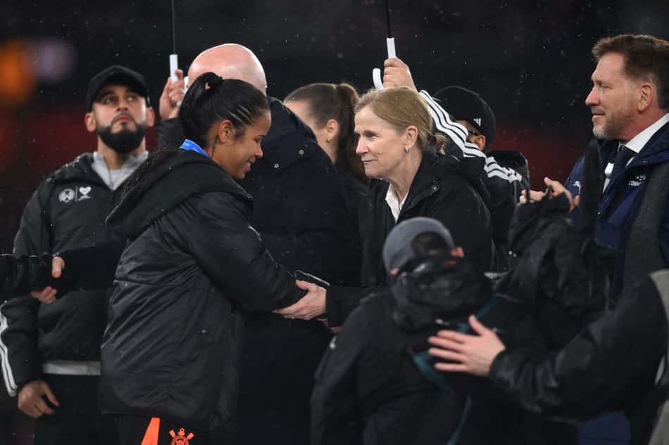 LONDON, ENGLAND - FEBRUARY 01: Gisela Robledo of SC Corinthians shakes the hand of Jill Ellis, Chief Football Officer of FIFA following the FIFA Women's Champions Cup 2026 Final match between Arsenal Women FC and SC Corinthians at Arsenal Stadium on February 01, 2026 in London, England. (Photo by Harriet Lander - FIFA/FIFA via Getty Images)