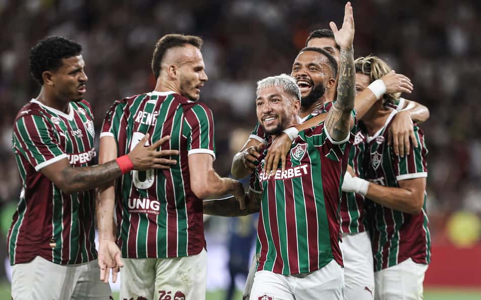 Fluminense divulga relacionados sem Everaldo e Savarino