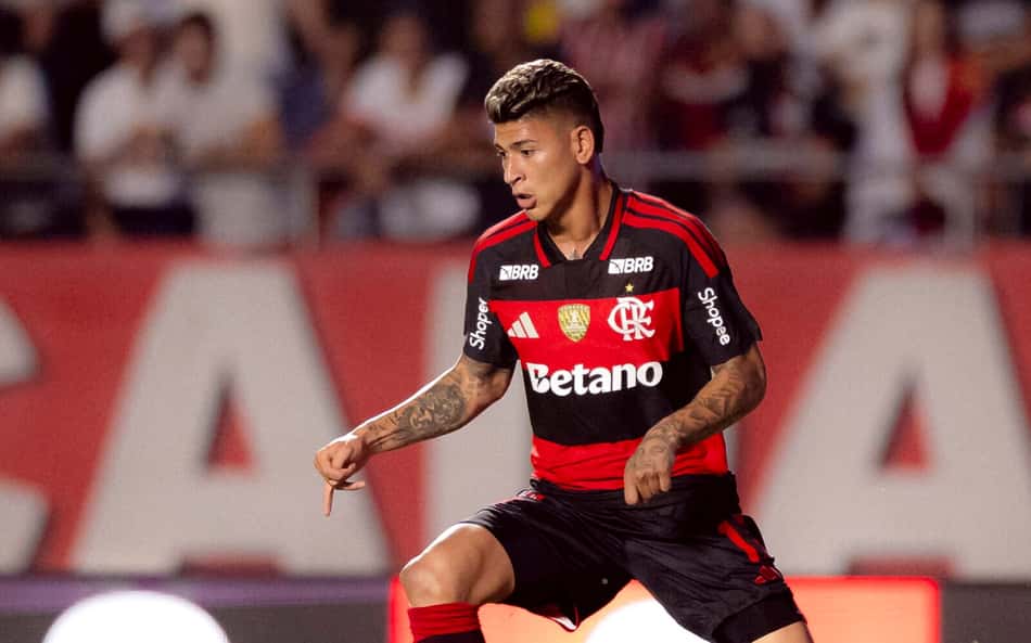 CBF divulga áudio do VAR em lance de expulsão de Carrascal, do Flamengo