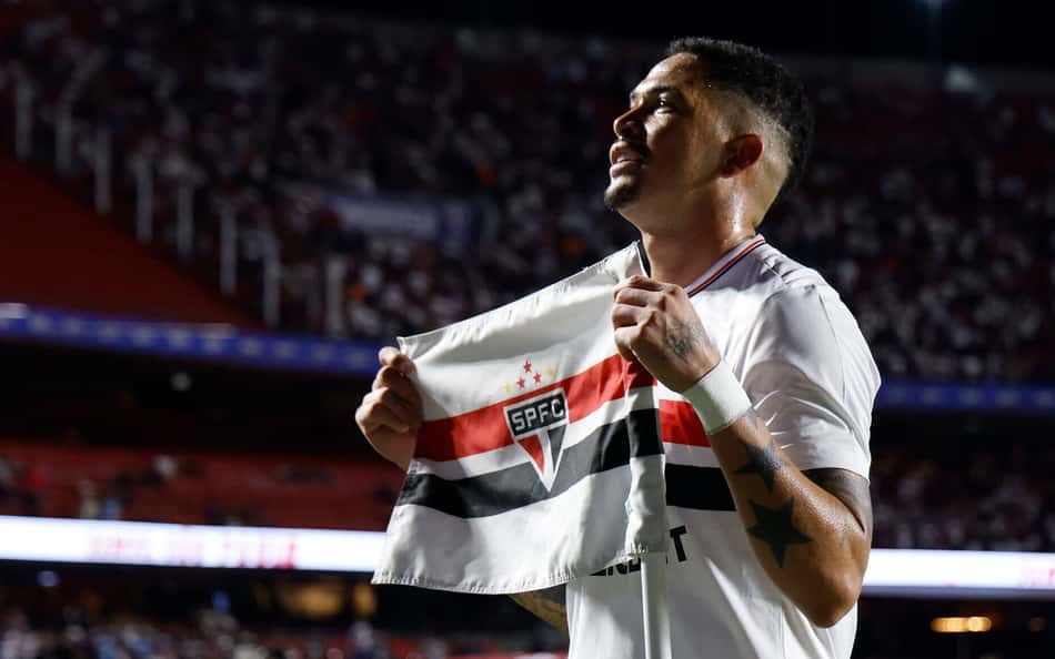 São Paulo abre negociação por renovação com Luciano