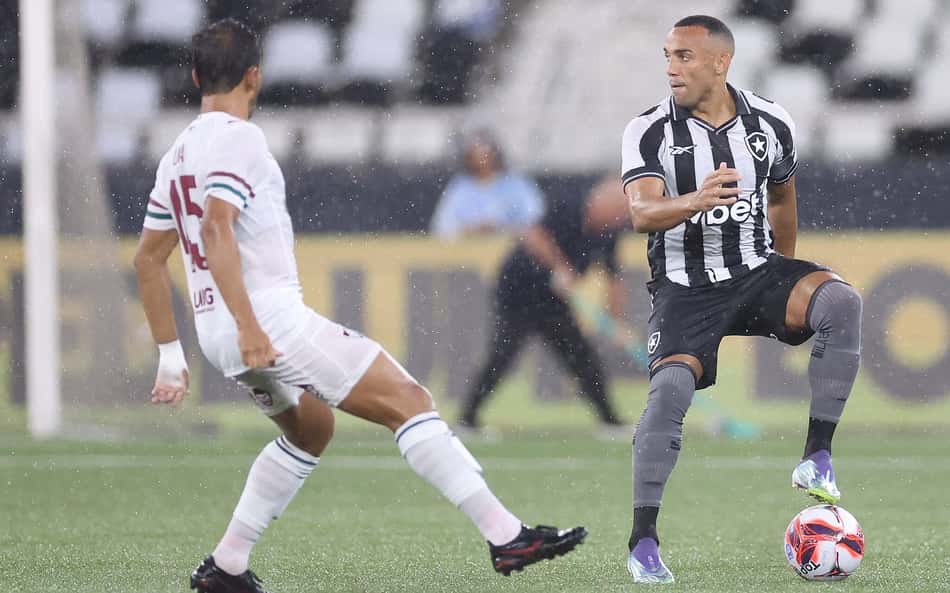 Marçal desfalcará o Botafogo por pelo menos três semanas após lesão no joelho