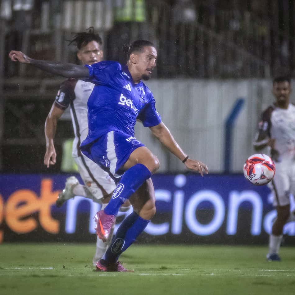 Chico da Costa em ação pelo Cruzeiro