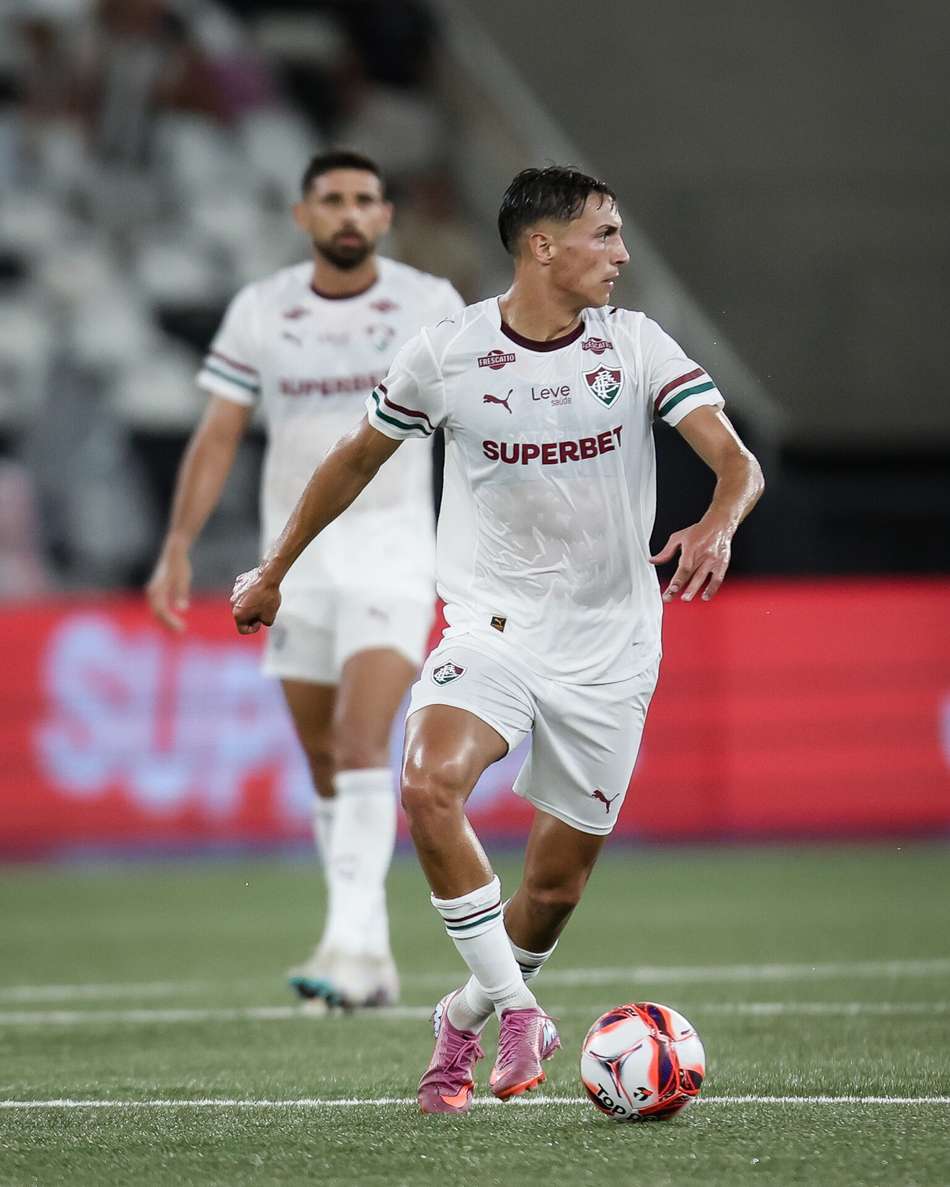 Bernal em ação pelo Fluminense contra o Botafogo (Foto: Marcelo Gonçalves/ Fluminense FC)