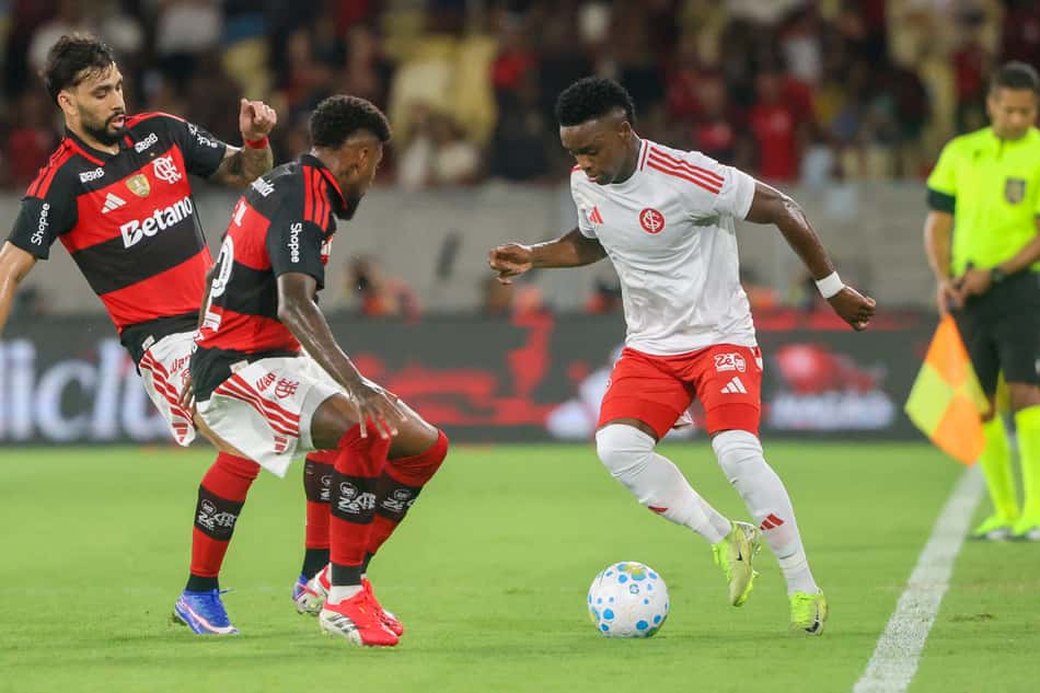 Carbonero, atacante do Internacional