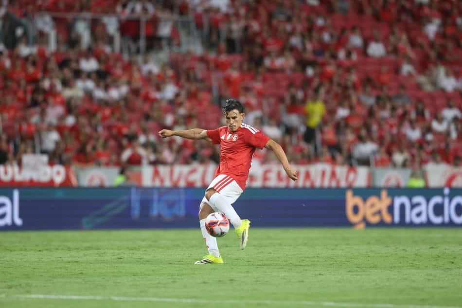 Bernabei, lateral do Internacional