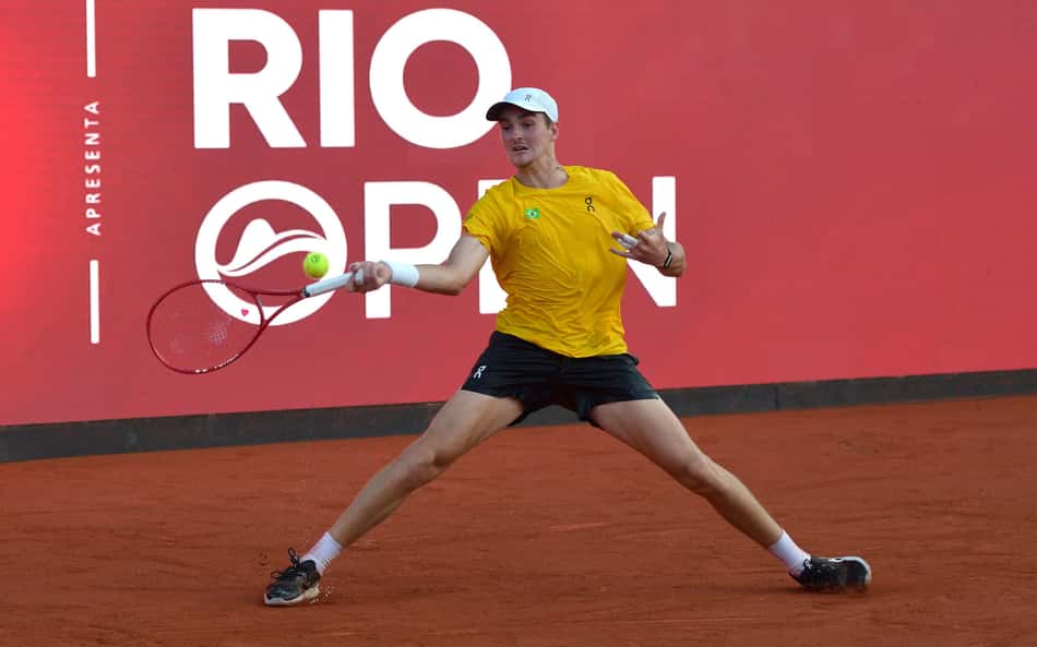 João Fonseca em treino no Rio Open (Foto: João Pires/Fotojump)